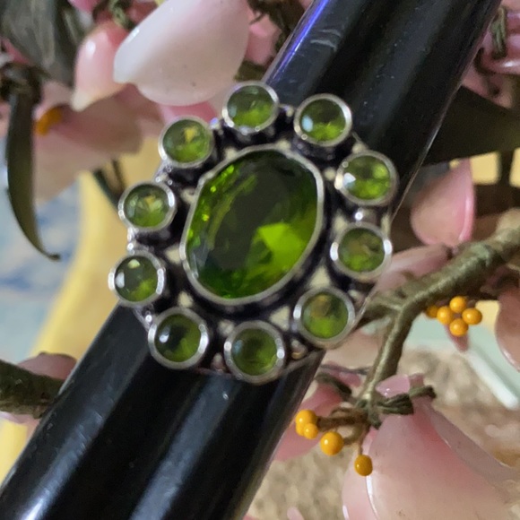 Vintage 925 peridot ring - Picture 7 of 7